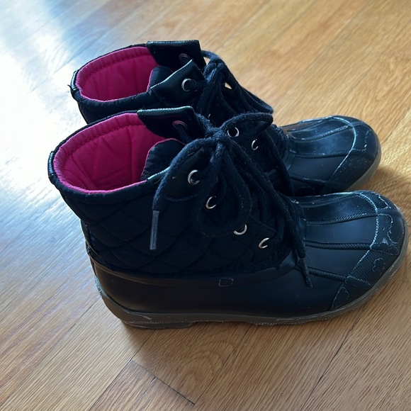 SPERRY- Big Kid's Saltwater Nylon Quilt Duck Boot - Picture 4 of 7